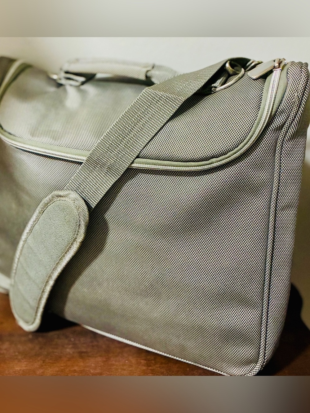 Delsey Crossbody Laptop Case, 14”